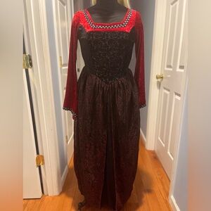 🩸 Gothic Queen Costume – Black & Red Velvet Medieval Dress with Hooded Cape